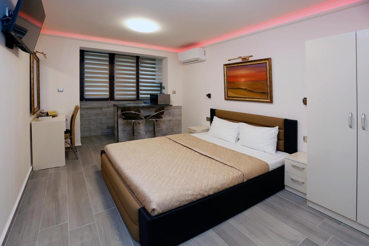 Deluxe 2 Studios City Center Burgasz Kültér fotó